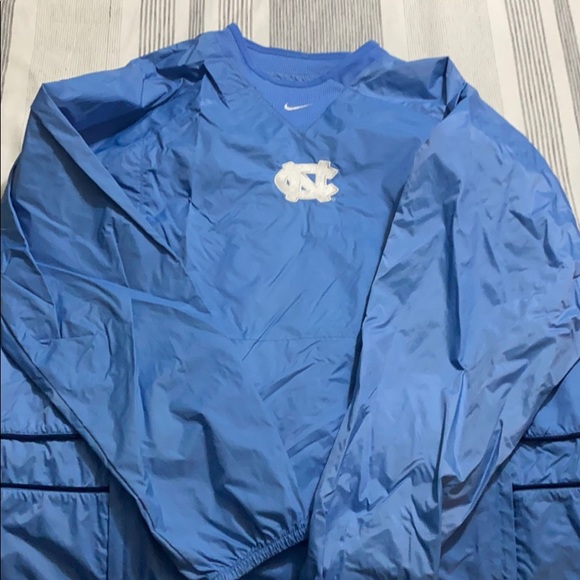 Nike North Carolina Tar Heels pull over - Picture 3 of 6